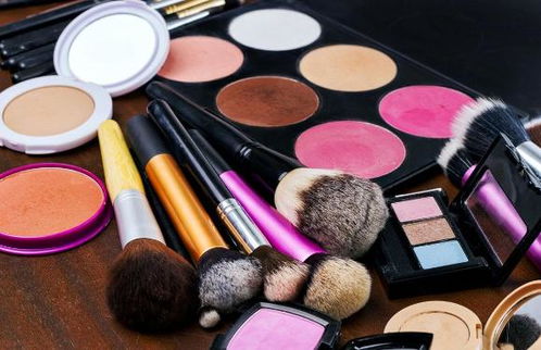 化妆品白癜风患者需谨慎，秋季治疗白癜风优势显著——兰州中研完美拯救